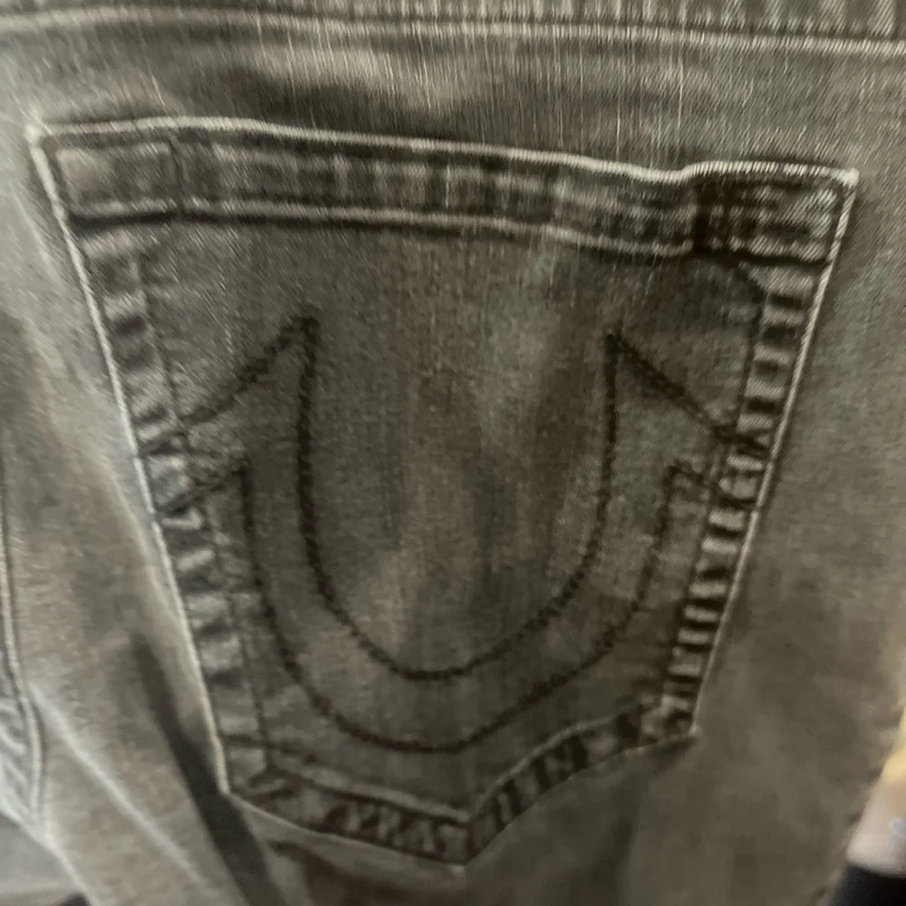 True Religion “Slim” jeans size 40 in GUC